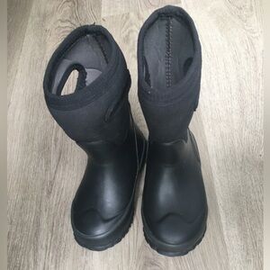Kids Bogs Waterproof Black Boots Size 11 Kids